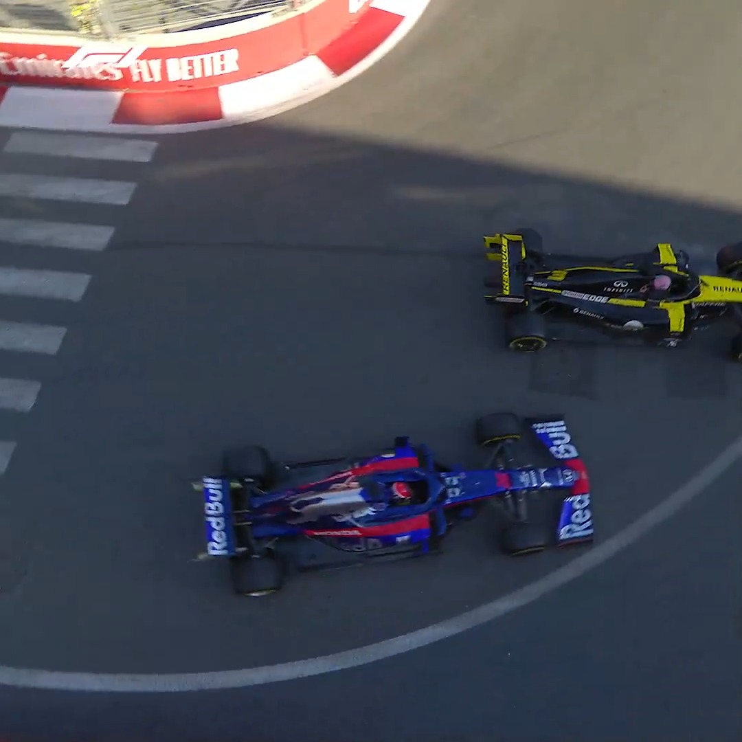 You have to be alert on a street circuit 🤯 #F1 #AzerbaijanGP