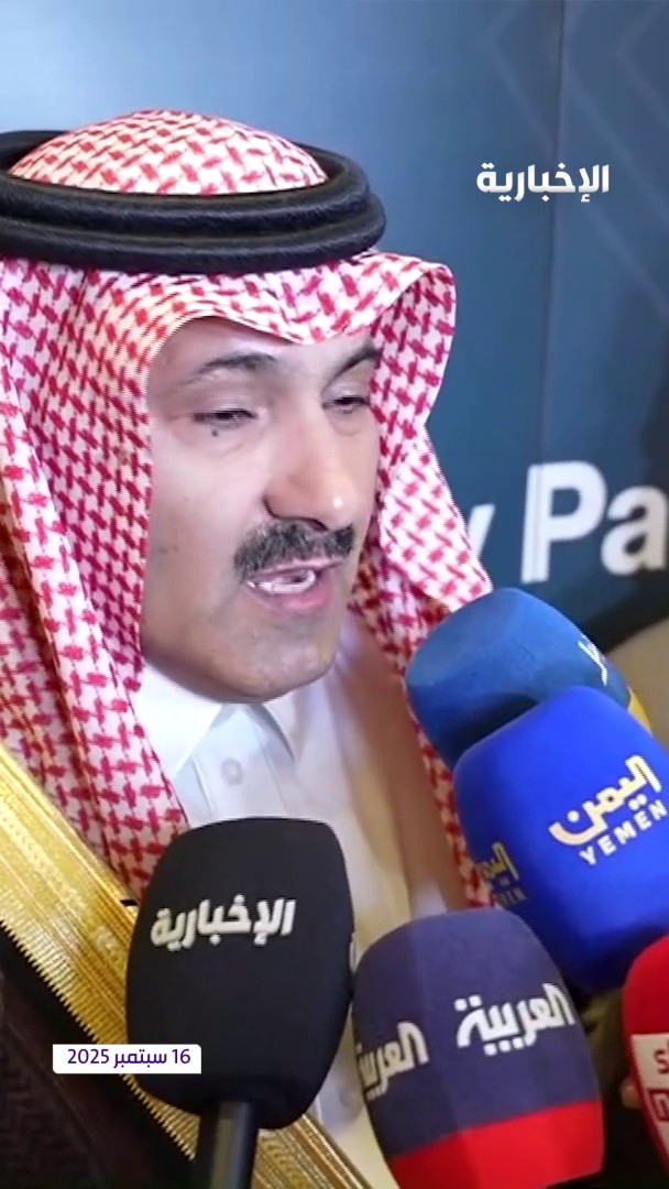 سفير المملكة في اليمن محمد آل جابر: خفر السواحل اليمني يبذل جهودا كبيرة في حماية أمن الملاحة البحرية في اليمن #الإخبارية