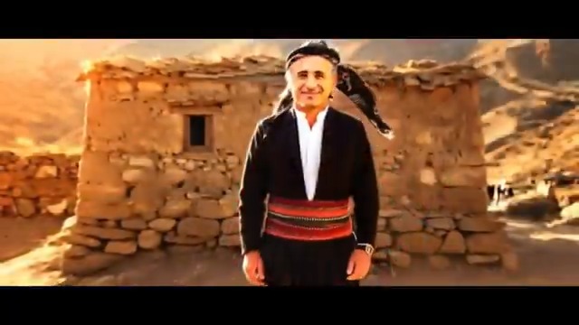 #VİDEO - Sanatçı Mem Ararat, "Sebahul Xeyr" parçasını yeniden yorumladı Ararat, ünlü sanatçı Zubêr Salih ile özdeşleşen, büyük Kürt şairi Melayê Cizîrî'nin şiiri Sebahul Xeyr parçasını seslendirip yapay zeka ile oluşturulan klibiyle birlikte paylaştı