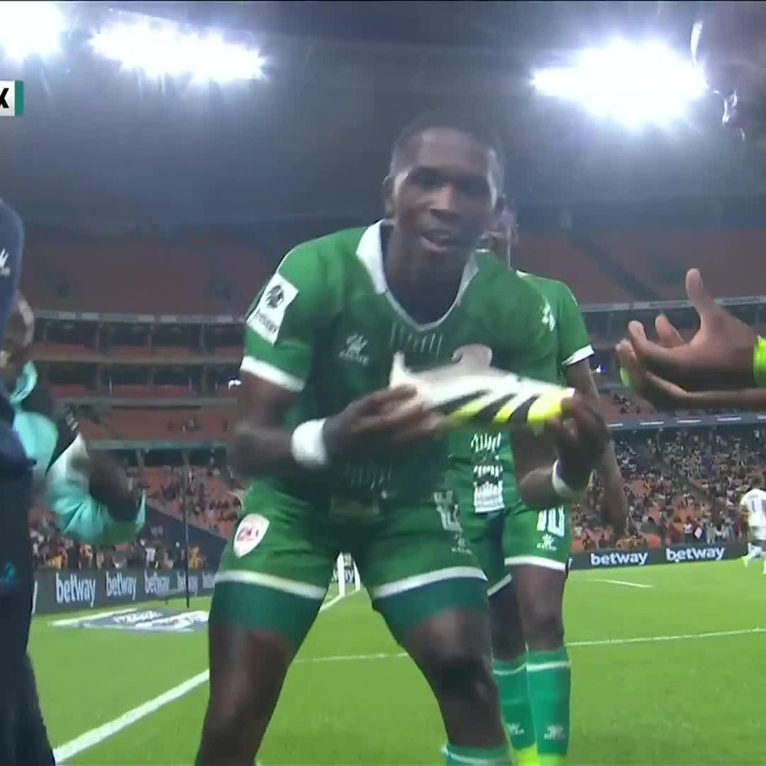 Monare faster than Frosler to score on his birthday 🎁 🎥 SuperSport Football ⚽️