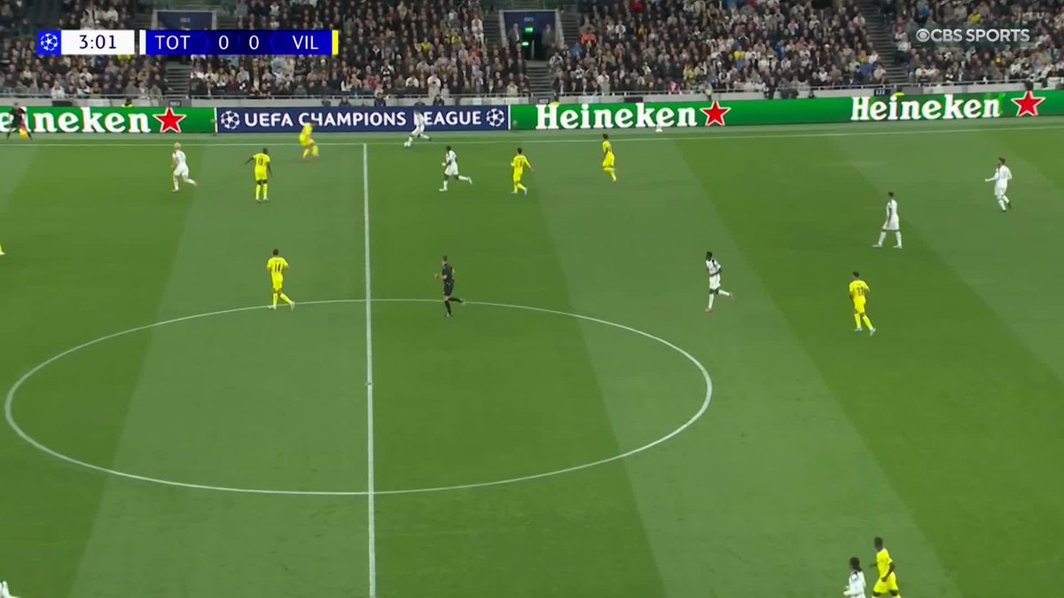 Villareal goalkeeper Luiz Júnior gifts Tottenham the opening goal with a SHOCKING error inside five minutes 🫣