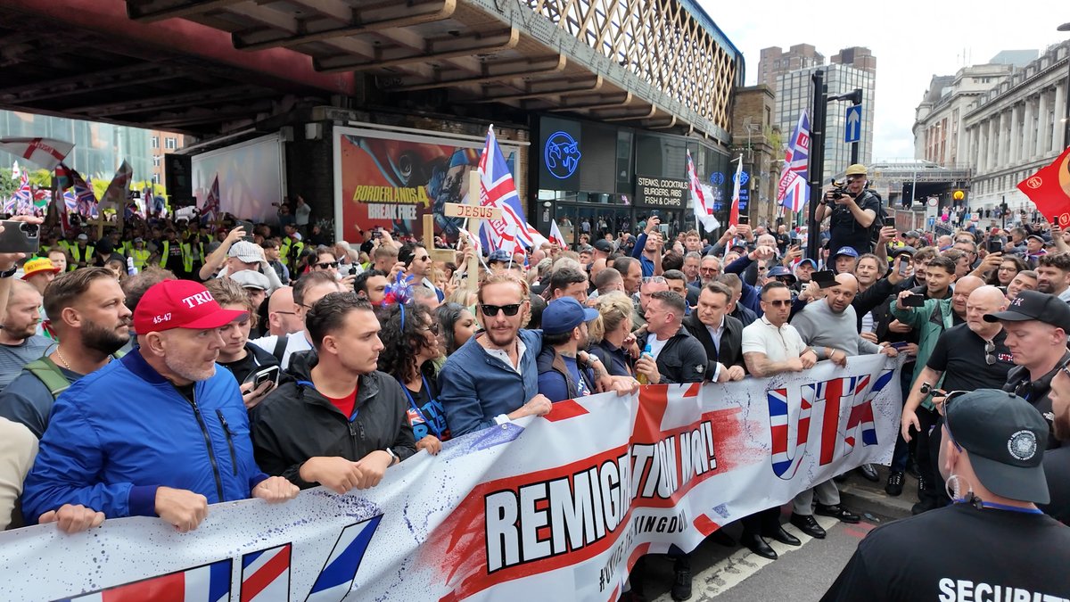I attended the world’s largest demonstration against mass immigration! Under the banner “Unite the Kingdom”, millions gathered in London to hold the British regime accountable for both uncontrolled mass immigration and the constant restrictions on freedom of speech. The initiative was led by the well-known human rights activist Tommy Robinson 🇬🇧, who brought together leading patriotic politicians and opinion makers from across the Western world. The goal was clear: to defend our civilization and restore the European peoples’ right to decide over their own nations. Among the attendees was a broad range of profiles – from British media personality Katie Hopkins and priest Bishop Ceirion H. Dewar FSHC, to Flemish politician Filip Dewinter, AfD MEP Petr Bystron and Romanian opposition leader 🇷🇴 George Simion 🇲🇩. Joining via video link from Texas was entrepreneur Elon Musk. Christian Peterson