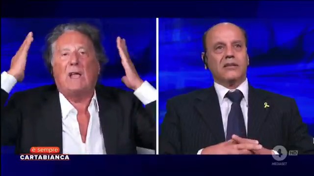 "Sei fascista" - "Stronzo, scendo giù" Si accendono i toni tra Iacchetti e il presidente di "Amici di Israele", il quale sostiene che l'ingresso a Gaza costerà la vita a molti soldati israeliani e che, su 50 mila vittime, 25 mila sono terroristi di Hamas #esemprecartabianca