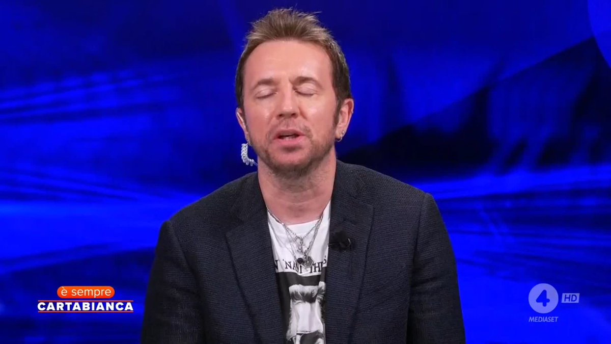 Alessandro Sallusti: "Ci sono intellettuali che stanno scherzando col fuoco e prima o poi l’incendio parte… il nome Saviano non vi dice nulla?" #ÈsempreCartabianca