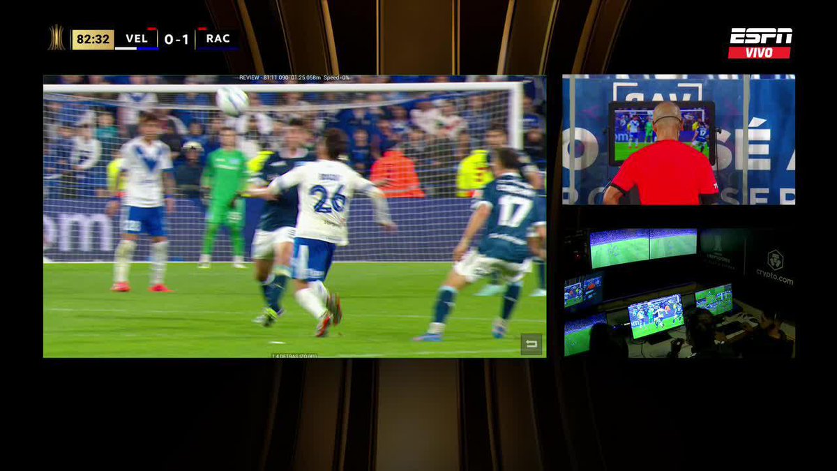 Wilton Sampaio había expulsado a Juan Nardoni, lo llamaron del VAR, la vio en la pantalla, LE ANULÓ LA ROJA DIRECTA Y NO LE SACÓ TARJETA. ¿Opiniones? ⁉️🫠