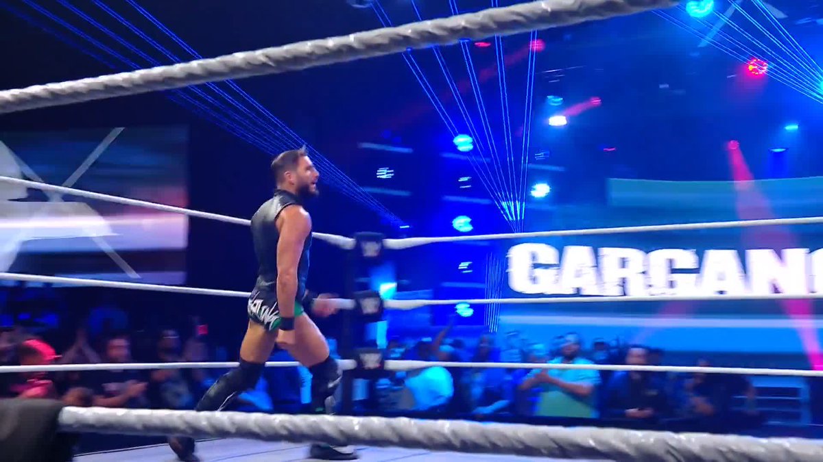 When at Full Sail... @CiampaWWE and Johnny Gargano brought the classics back for NXT Homecoming! 👀