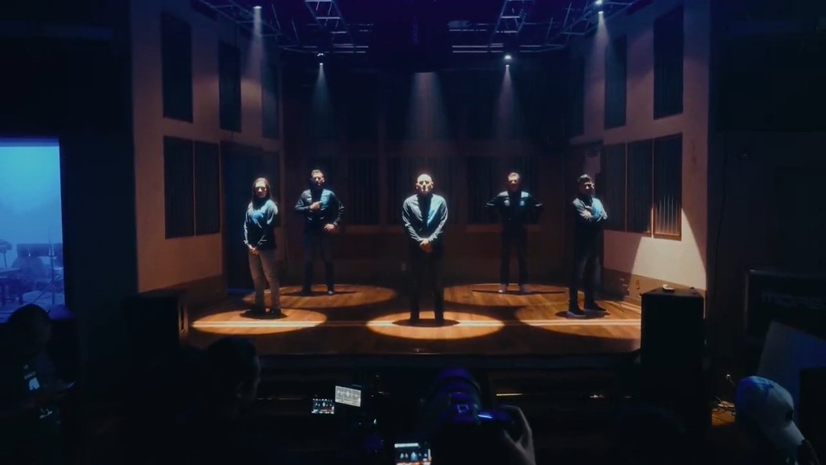 Así se creó la magia 🎬 Te compartimos el “Making Of” del Himno del Club de Fútbol Monterrey. ¡80 años de historia y orgullo! Ⓜ️🙌🏼 📲 Presentado por VIDUSA.
