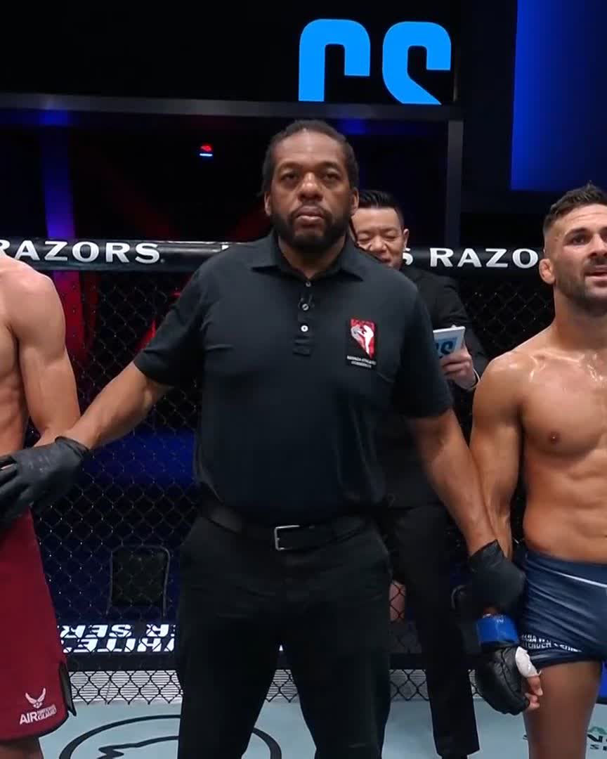 La pelea va a la distancia! Hecher Sosa 🇪🇸 obtiene la victoria por decisión unánime 💪 #DWCS