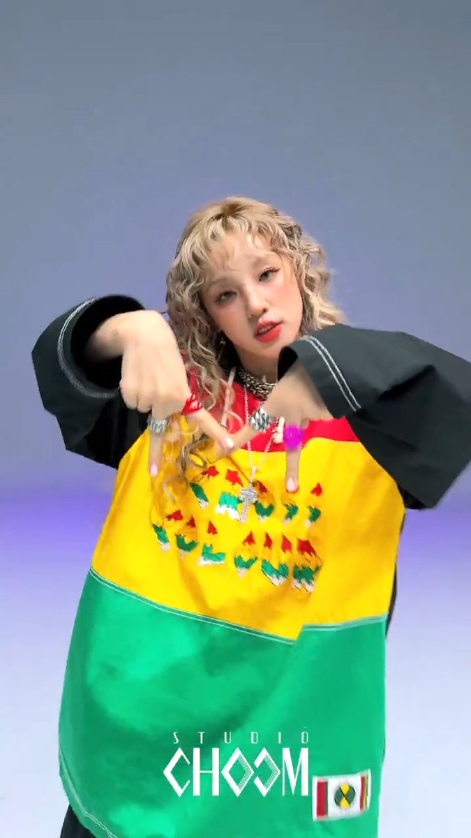 우기가 픽한 'M.O.'의 색은? 💜PURPLE💜 #ColorPicked by YUQI ▶ #SC_ORIGINAL #우기 #MO #YUQI i-dle (아이들) #STUDIOCHOOM