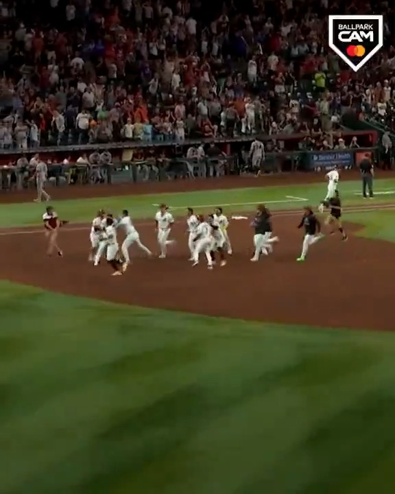 The Arizona Diamondbacks erase an early 4-run deficit and now sit just 1.5 games back of a Wild Card spot! 🎥 Mastercard #BallparkCam
