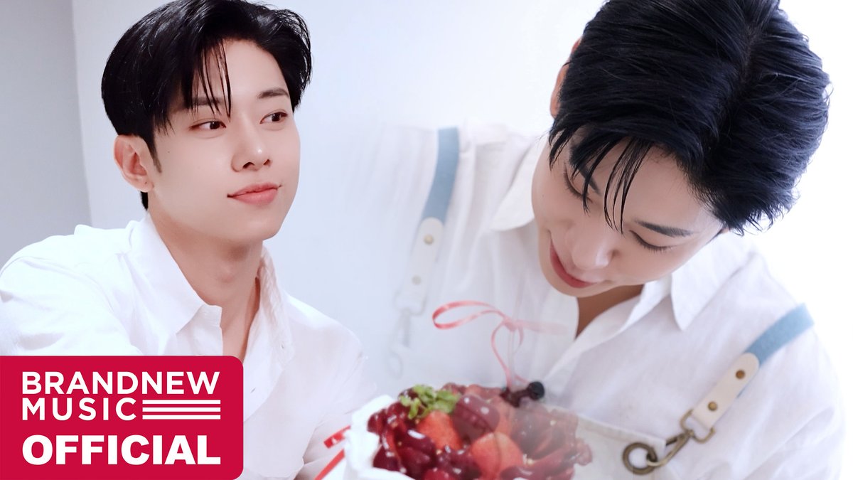 [🎥] HAPPY DONGHYUN DAY 🎂 | 원앤온리 '김정열 케이크' by. 동동 ✨🎀🎉 🔗 #AB6IX #에이비식스 #KIMDONGHYUN #김동현 #동현왕자님_27살_탄생날 #ITS_DONGHYUN_DAY