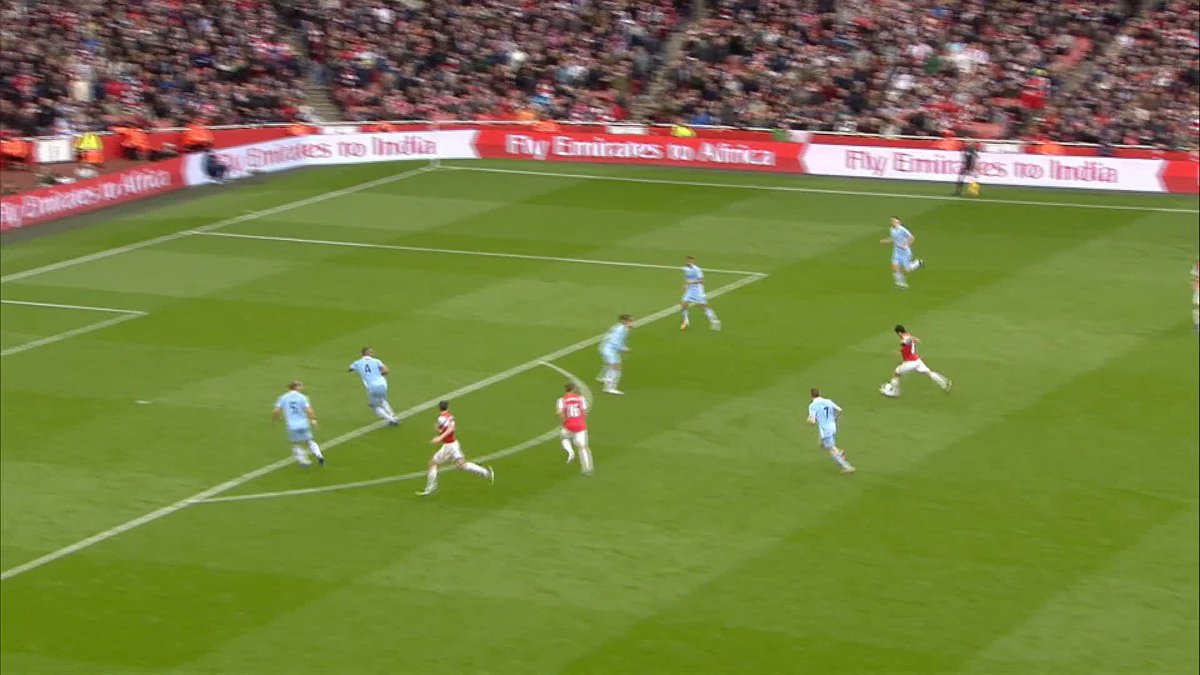 "What a strike that is!" 🚀 Who remembers this effort from Mikel Arteta against Man City? 🤩