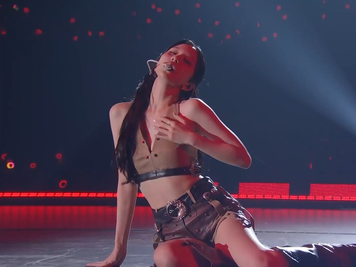 MINA IS A DEMONIC WOMAN THAT I WANT TO SEE AGAIN AND AGAIN 😵💫