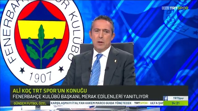 💬 "Ben bu sene sonunda Fenerbahçe'nin susadığı şampiyonluk özlemini gidereceğinin sözünü veriyorum." 🗣️🎙️ Ali Koç: Hiç olmadığı kadar tecrübeliyiz ve imkanlarımız güçlendi. Fenerbahçe Spor Kulübü Kameni'lerden Ederson'lara geldi.