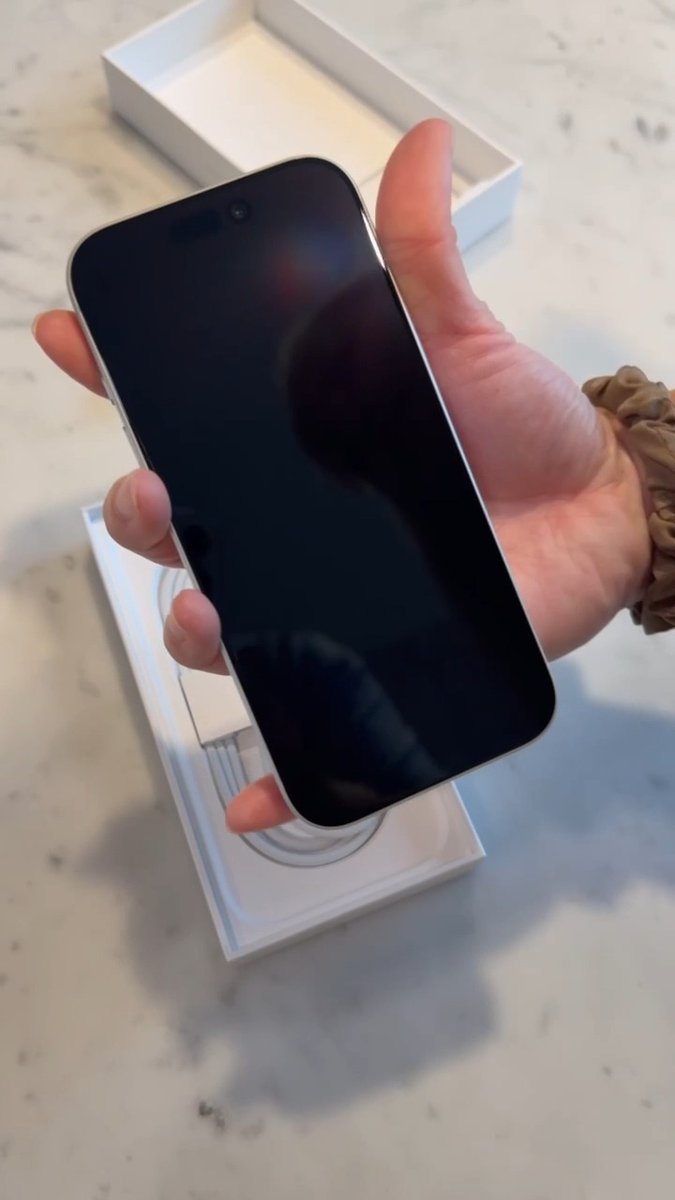 We used really loud music to make this iPhone 17 Pro unboxing seem more exciting. It's an unboxing. There's a phone and a camera "plateau."