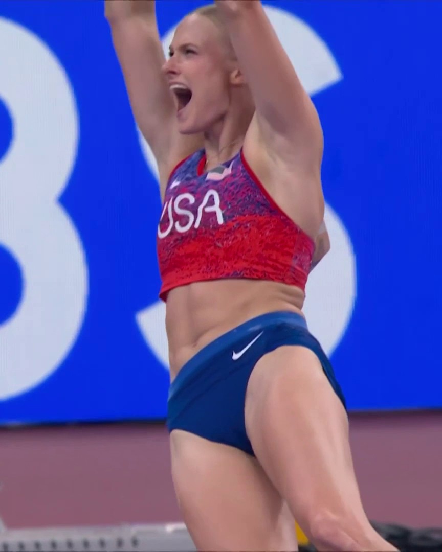 Katie Moon came up BIG on her last attempt to complete the pole vault world championship THREE-PEAT! 😤 #WorldAthleticsChamps