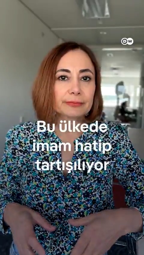 Sofya'da imam hatip lisesi açıldı Peki, Bulgaristan Türklerinin buna ihtiyacı var mı? "Bulgaristan Türklerinin asıl ihtiyacı, ana dilde kaliteli eğitim ve eşit yurttaşlık" Dilek Şen