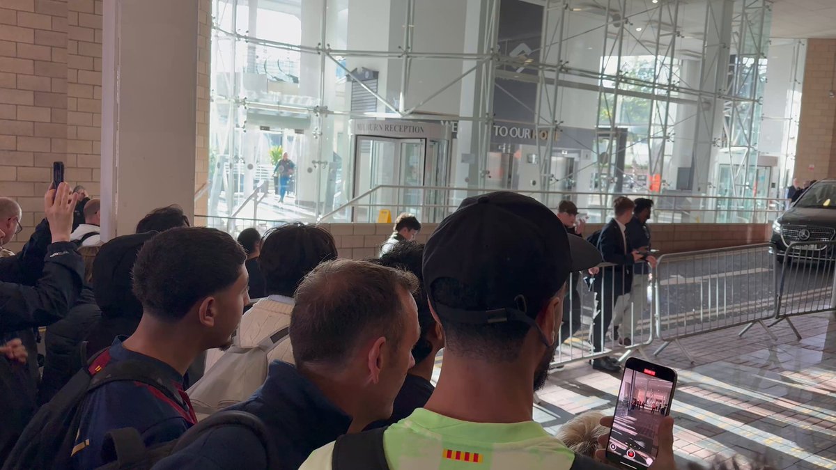 Hansi Flick and Andreas Christensen have arrived for media duties at St James Park ahead of Barcelona training tonight Eddie Howe and Bruno Guimaraes completed media duties for Newcastle United just before ✅ #NUFC