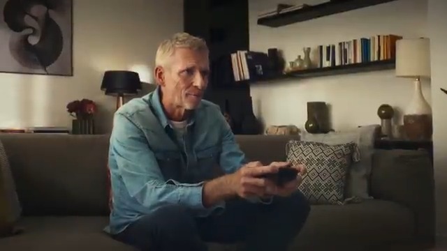 Nintendo dévoile une publicité avec Denis Brogniart, Kevin et Henry Tran, et Marine de la Star Académie. 👇