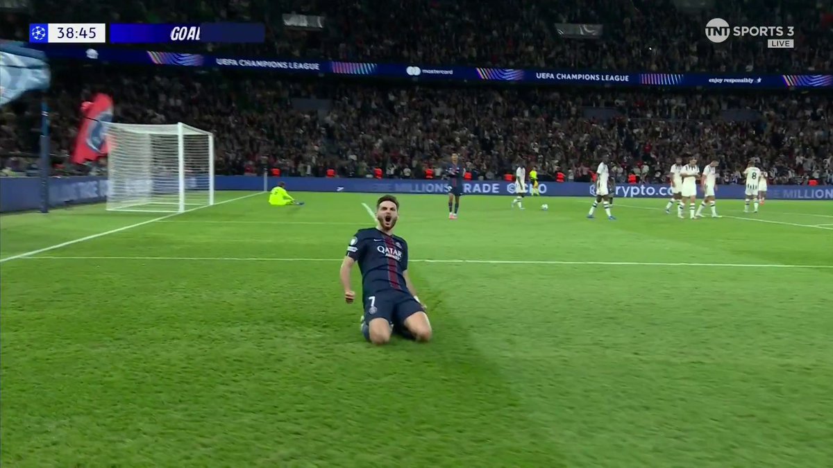 Kvaratskhelia take a bow 💥 An unbelievable solo goal from the PSG No. 7 🚀 📺 TNT Sports & discovery+ UK