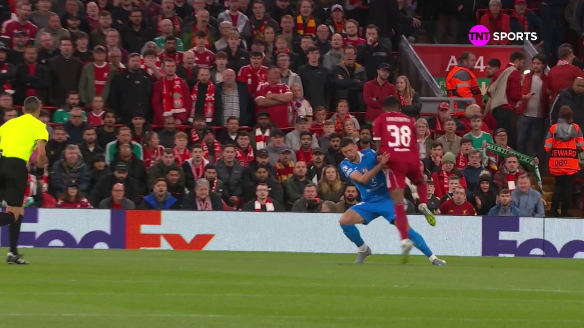 A narração do momento do gol do Victor Lopes é um dos melhores do país que isso