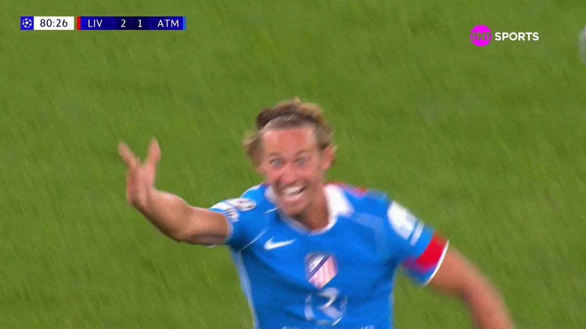 O Forlán voltou a jogar ?