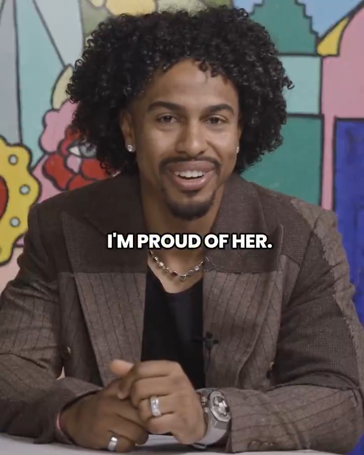 Francisco Lindor was in awe of his wife Katia's beautiful violin rendition of the national anthem prior to last night's New York Mets game ❤️