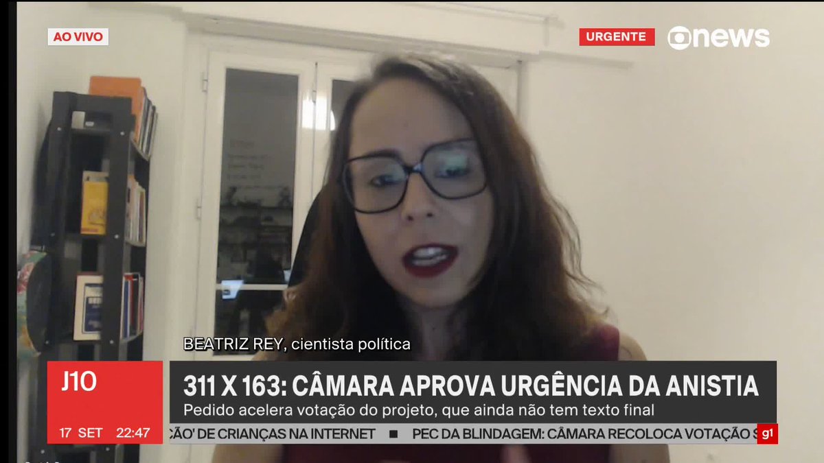 “A gente acaba de ter uma votação de regime de urgência para uma proposta cujo teor a gente desconhece, o que é impensável acontecer do ponto de vista de processo legislativo. (...) A gente acaba de sair de um processo de julgamento no Supremo Tribunal Federal, em relação a quem participou da tentativa de golpe de Estado, e o que a gente está vendo é o Congresso ignorar uma decisão que foi tomada (na Corte) e agir de forma contrária”, diz a cientista política Beatriz Rey depois de a Câmara aprovar o regime de urgência para o projeto de anistia. Assista ao #J10: #GloboNews
