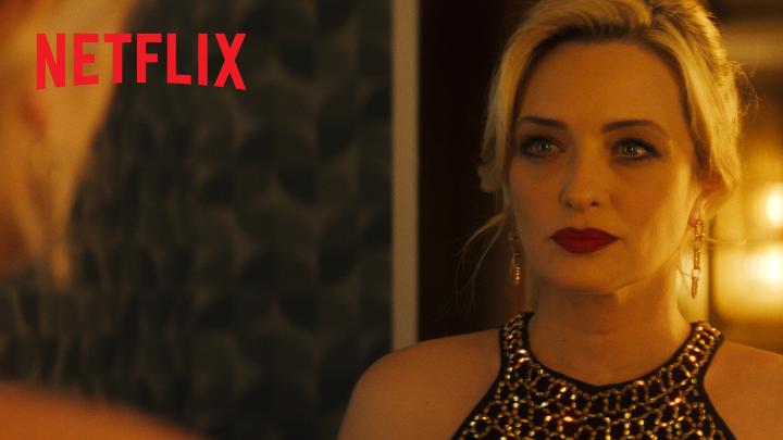 La sua rivoluzione? Scrivere di tutto, e senza vergogna. Carolina Crescentini è Adelina Tattilo in Mrs Playmen, dal 12 novembre solo su Netflix.