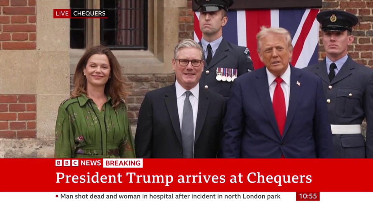 US President Donald Trump arrives at Chequers for meeting with UK PM Keir Starmer Follow live: