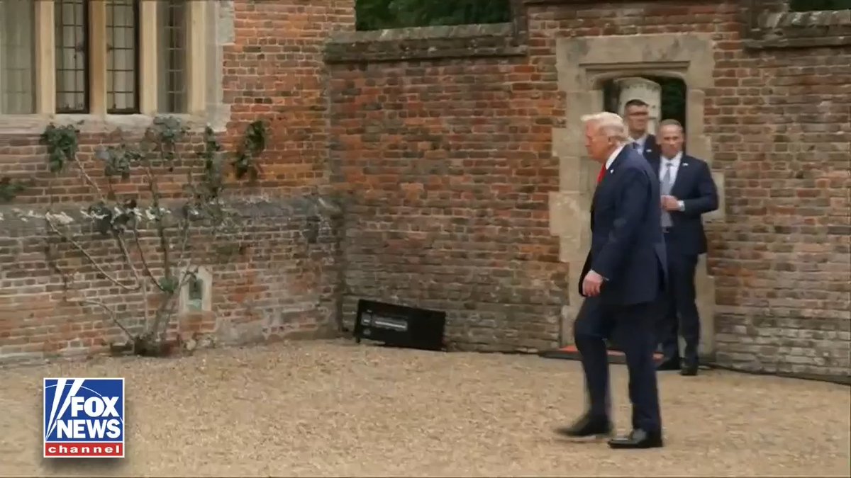 NOW: President Trump arrives at Chequers Estate to meet with UK Prime Minister Keir Starmer.