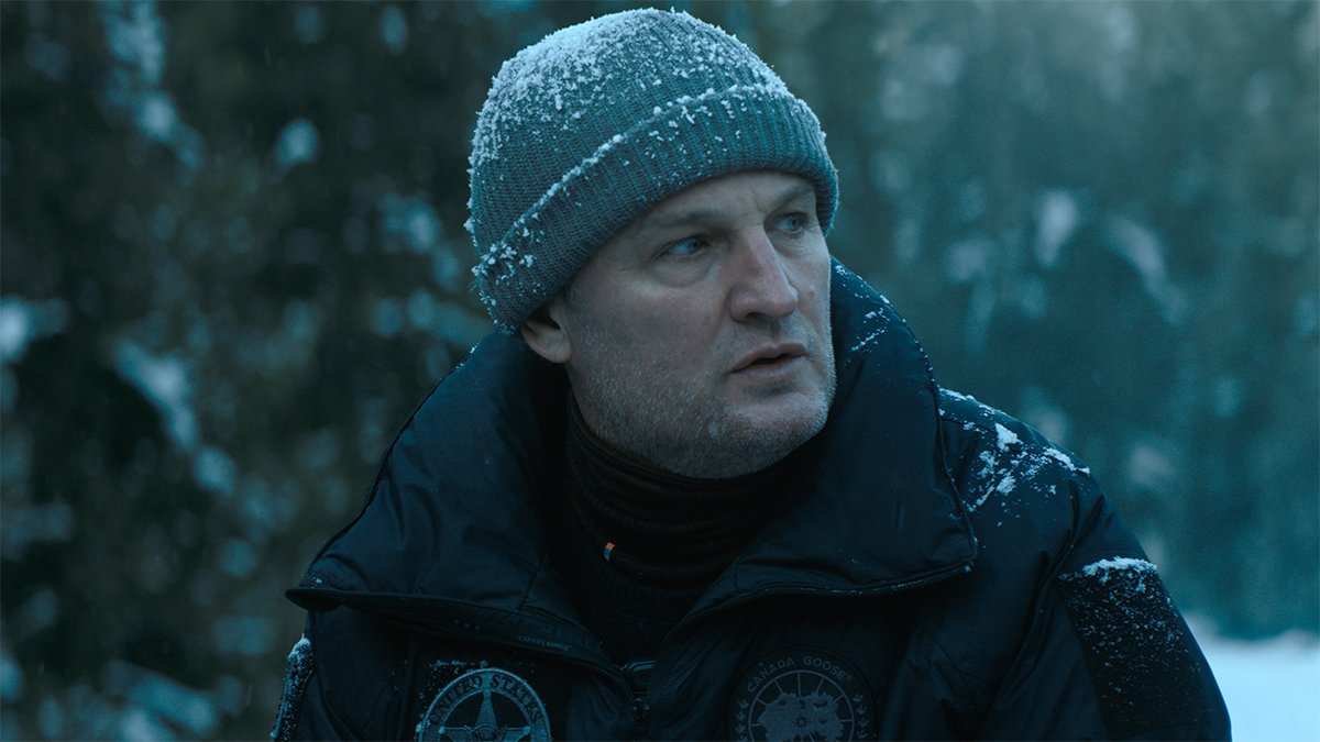 First trailer for ‘THE LAST FRONTIER’, starring Jason Clarke. The series follows a prison transport plane that crashes near a town & frees dozens of inmates. A lone marshal must protect the town he's vowed to keep safe. Releasing October 10 on Apple TV+