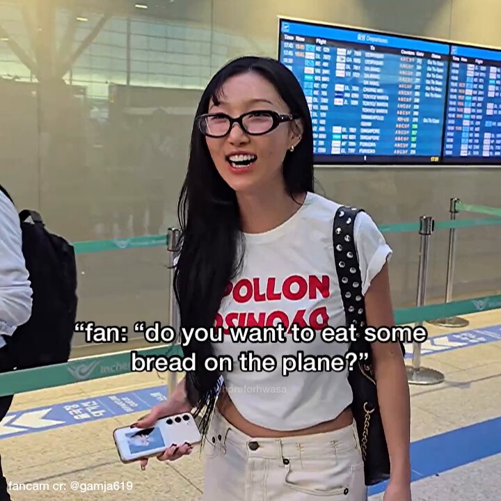 her airport interactions with fans are always so sweet and heartwarming 🥹🧡