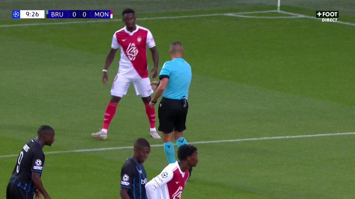😣 Le pénalty de Maghnès Akliouche est repoussé par Simon Mignolet ❌ Gros début de match entre Bruges et Monaco, en direct sur CANAL+FOOT ⚡️ #BRUMON | #UCL