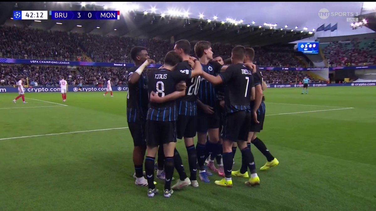 Hans Vanaken quickly adds a third for Club Brugge with a brilliant volley 🤩 📺 TNT Sports & discovery+ UK