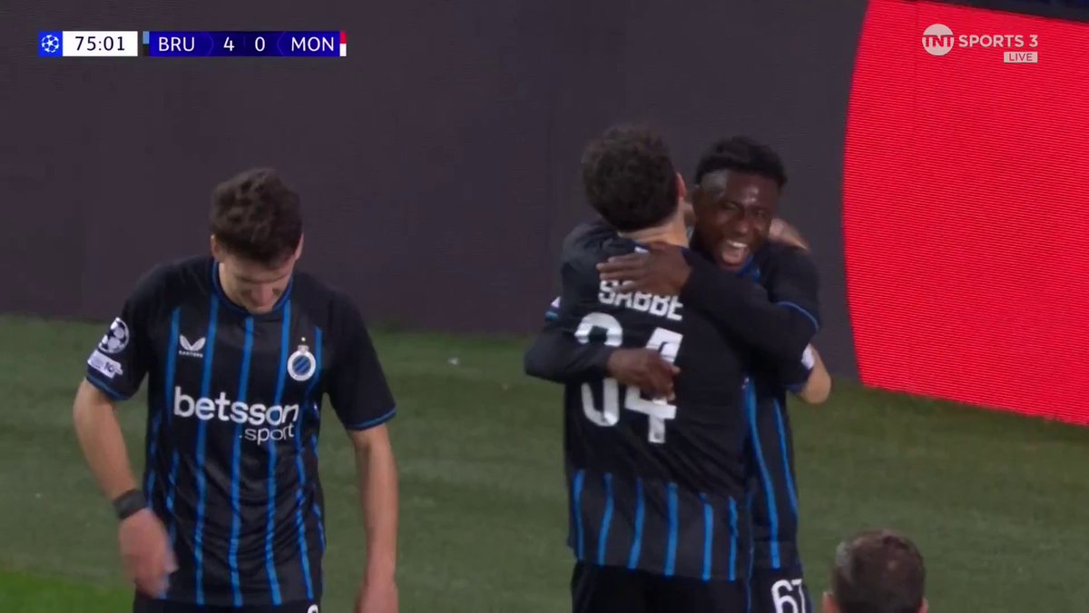 Mamadou Diakhon on his Champions League debut with cool finish to give Club Brugge a fourth ❄️ 📺 TNT Sports &amp; discovery+ UK