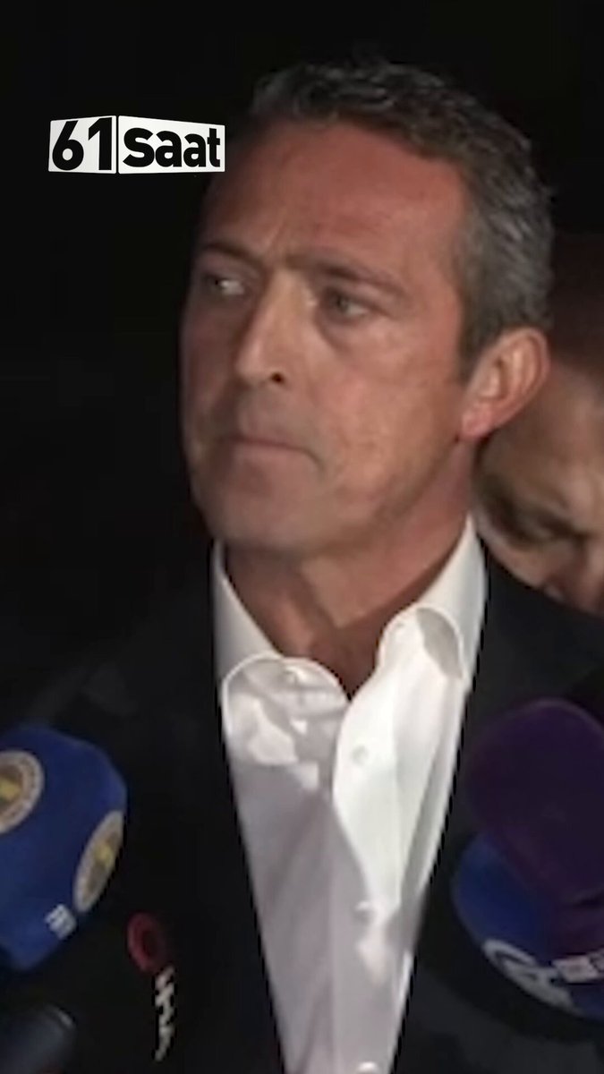 Fenerbahçe Başkanı Ali Koç: “Trabzon maçında Trabzon’un bir golü sayılmadı. Trabzon kendi cephesinden konuyu ele alarak bağırdı, biz kendi cephemizden ele alarak bağırdık. Sorduğumuz yabancı hakemlerden faul diyen de var, değil diyen de var. Ortada bir pozisyon ama bizim çizgiyi geçen topumuz ortada olan bir pozisyon değil, Onuachu’nun kırmızı kart görmesi ortada olan bir pozisyon değil. Ama bunlar konuşulmadı, Trabzonspor’un attığı iptal edilen gol konuşuldu. Hepimizin doğruya doğru, yanlışa yanlış demesi lazım. Federasyonun bu dönüşümüne fayda sağlamamız lazım. Federasyon bu dönüşümü yapmaktan imtina ederse de bizler Fenerbahçe camiası olarak farklı bir yol çizmek zorundayız.”