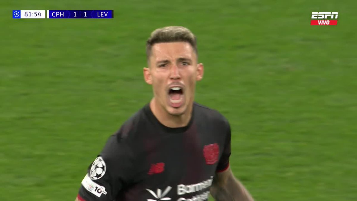 Tres goles de tiro libre en una semana. Qué LOCURA lo de Grimaldo. 🤯🎯
