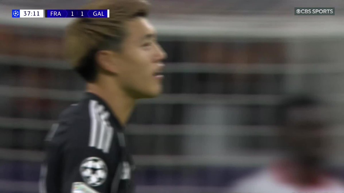 Ritsu Dōan capitalizes on a defensive error to level it for Frankfurt 🔴