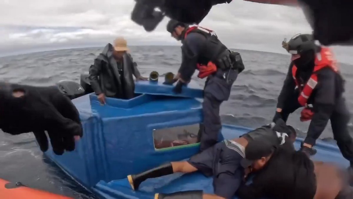 This has to be one of the most fun jobs on the planet.... 🇺🇸 From DHS: "Operation Pacific Viper continues USCG's efforts to protect the Homeland, counter narco-terrorism and disrupt the Transnational Criminal Organizations and cartels seeking to produce and traffic illicit drugs into the United States." #fun #narcos #USCG #coasties