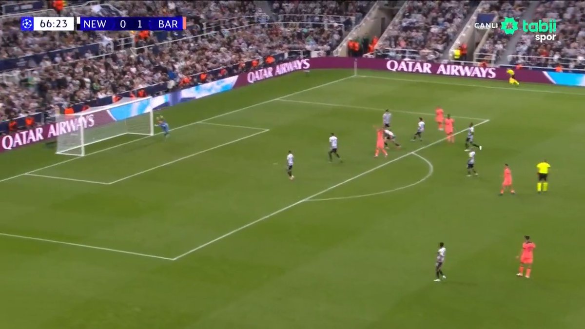 Marcus Rashford olağanüstü bir gol attı.