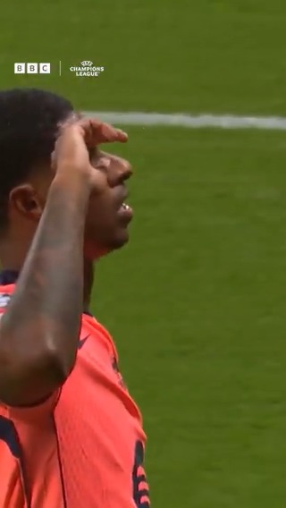 A special moment on Marcus Rashford's return to England! 🤩 This superb strike was part of his brace to seal victory for Barcelona against Newcastle 🚀🔥