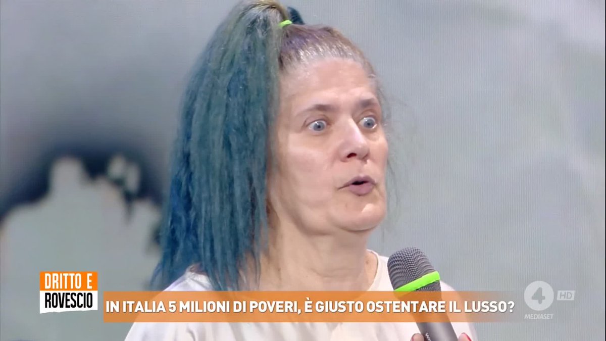"Se oggi prendessi ancora il Reddito di Cittadinanza avrei un minimo di dignità e potrei portare sulla tavola un pezzo di pane. Lo Stato dovrebbe proteggere anche noi che non abbiamo nulla!". Emilia, ex percettrice del Reddito di Cittadinanza