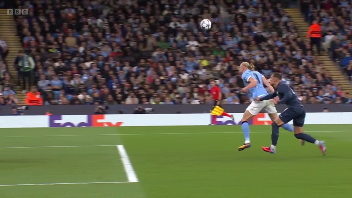 "That header... that's outrageous. It's remarkable." 👏 Erling Haaland's #UCL record-breaking goal was some finish. #MOTD