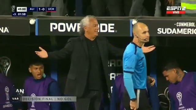 ¡ANULADO EL GOL DE ALIANZA LIMA! Por una mano en la jugada previa, el árbitro revisó la jugada en el VAR y todo sigue 0-0. ¡Pipo Gorosito no lo puede creer! 📺 #DisneyPlus Plan Premium