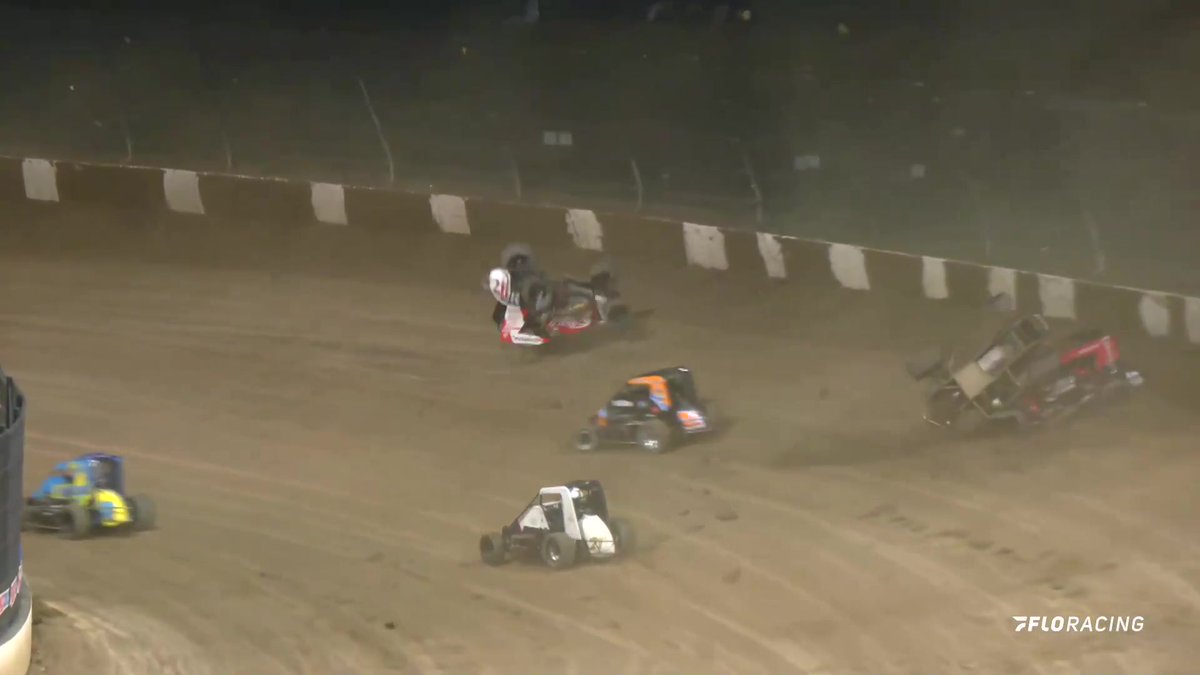 💥 Big problems in turn 1 to start the USAC Racing Midget feature at ELDORA SPEEDWAY #USAC #4Crown