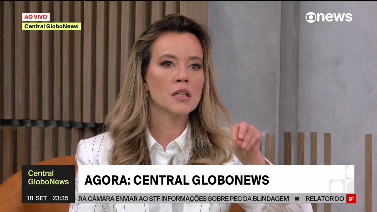 “A apuração que eu tenho é que, na terça-feira (16), teve um almoço com Lula, (o presidente do PT) Edinho Silva e (a ministra das Relações Institucionais) Gleisi Hoffmann, e Lula disse o seguinte: ‘Isso (PEC da Blindagem) não é uma questão de governo, mas eu acho uma vergonha’. Edinho sai do Planalto e vai até a reunião da bancada do PT com essa mensagem: ‘Isso não é uma questão de governo, mas o presidente da República disse que acha uma vergonha’. Tanto que eu acho que teria mais votos do PT a favor da PEC da Blindagem, e foram saindo uns gatos pingados até ficarem 12. Odair Cunha, petista, tinha prometido 20 votos do partido para a PEC”, diz Natuza Nery, e Maria Cristina Fernandes analisa: “Sabe por que Lula nunca poderia ser a favor disso? Porque iria cair no colo dele. (...) Eu ouvi de pelo menos três ministros: ‘Não, não, não. O governo não pode chegar perto disso e tinha que fazer força para essa porcaria ser derrubada’”. ➡ Assista à #CentralGloboNews: #GloboNews