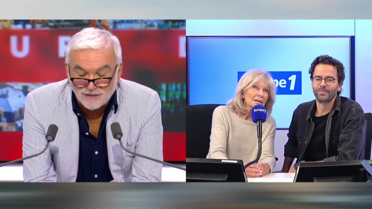 Pascal Praud rend hommage à Philippe Gildas, "une des références absolues dans ce métier", devant son épouse Maryse GIldas. #HDPros Pascal Praud #Europe1