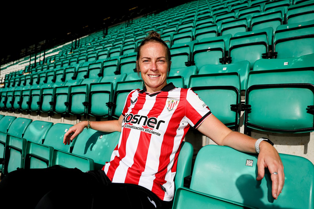 🙌 "I'm a supporter, so the dream was always to play for Hibernian Football Club" 🎙️ Joelle Murray spoke to us about her career at Hibernian Women and what it means to be our 2025 One Club Woman. 📽️ Watch the full interview 👇 #OCW25 #AthleticClub 🦁