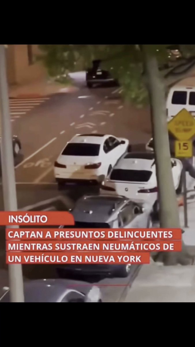 ⚡️ Chrono en main : 60 secondes. Le temps qu’il faut à un gang de New York pour transformer une voiture flambant neuve… en carcasse sans roues.